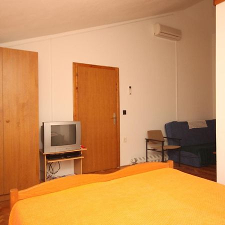 Apartments By The Sea Kali, Ugljan - 8202 ห้อง รูปภาพ