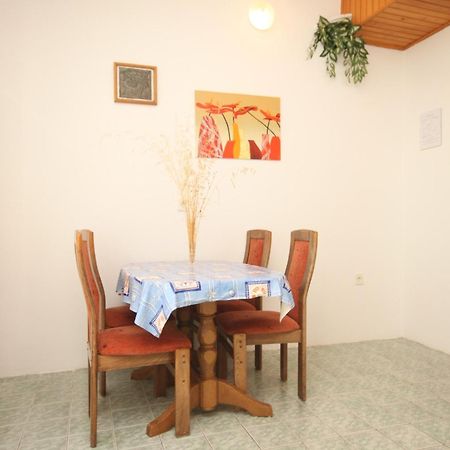Apartments By The Sea Kali, Ugljan - 8202 ห้อง รูปภาพ