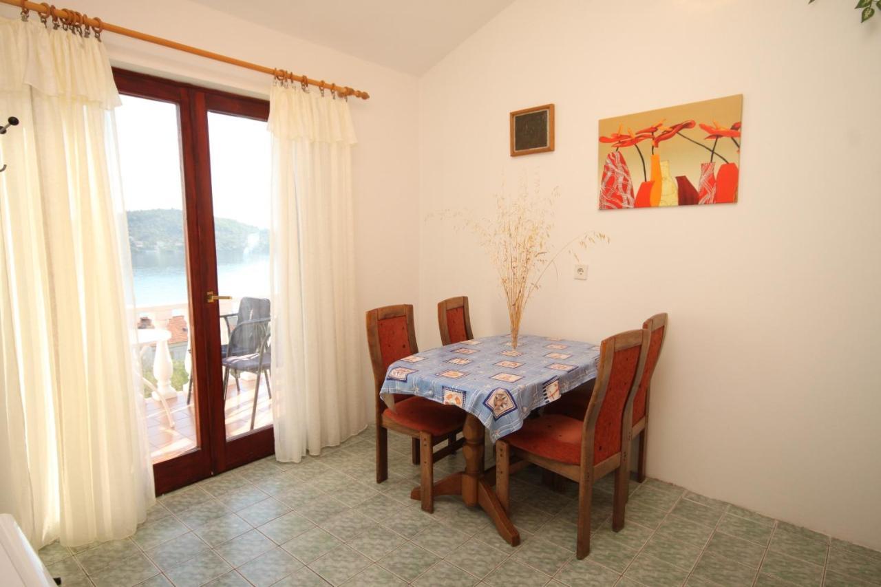 Apartments By The Sea Kali, Ugljan - 8202 ภายนอก รูปภาพ