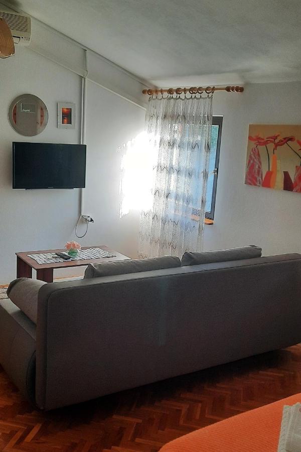 Apartments By The Sea Kali, Ugljan - 8202 ภายนอก รูปภาพ